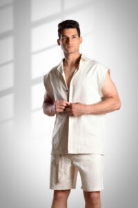 Plain sleeveless linen shirt for men, summer-ready breathable fabric